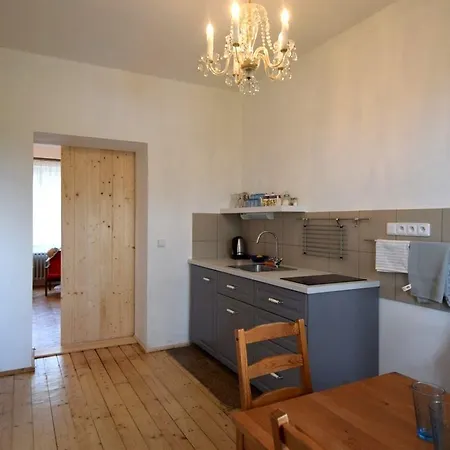 Apartment Vrazova *